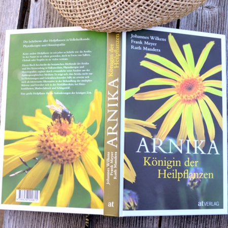 Cover und Rückseite Buch Arnika